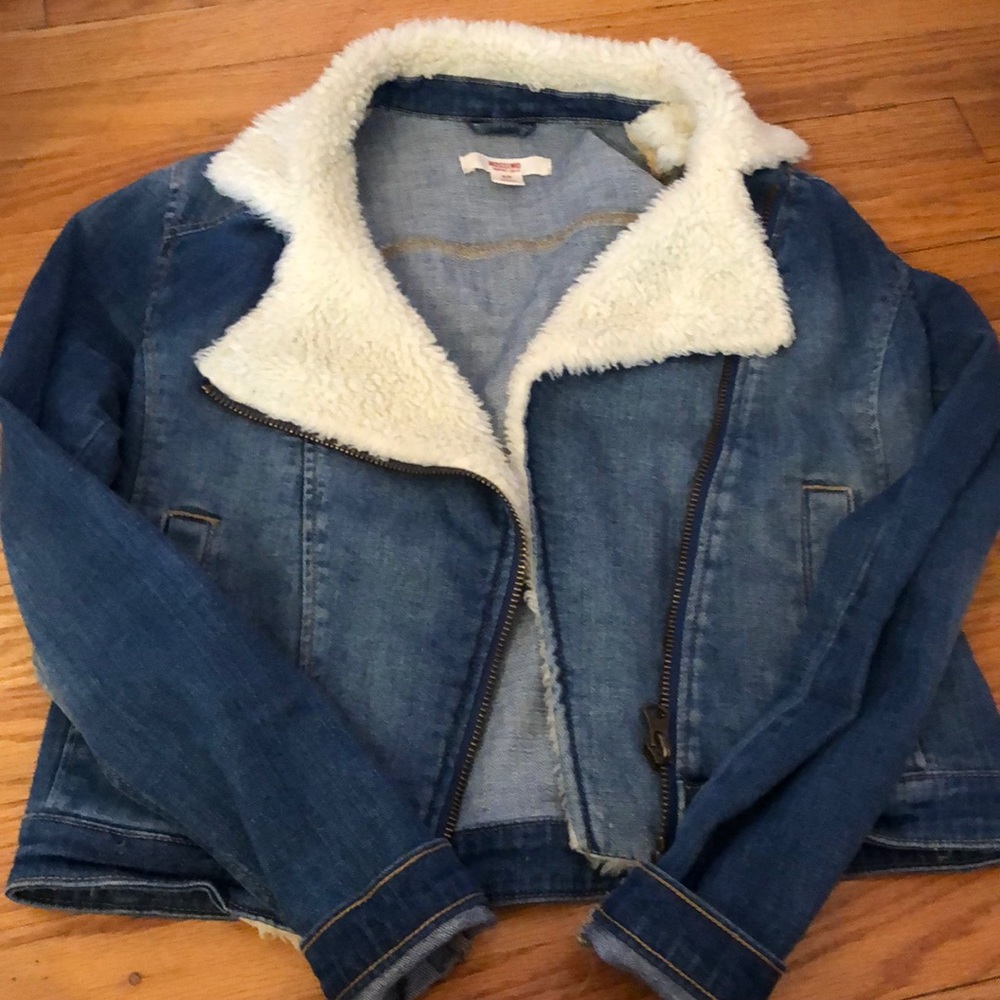 Jean jacket with inside fur.